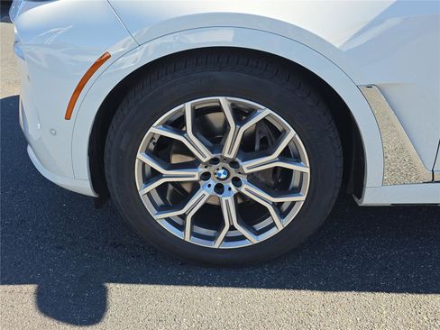 Certified 2023 BMW X7 xDrive40i w/ Premium Package image 7
