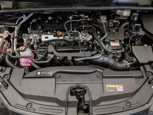 Used 2025 Toyota Prius Limited w/ Limited Premium Package FWD image 3