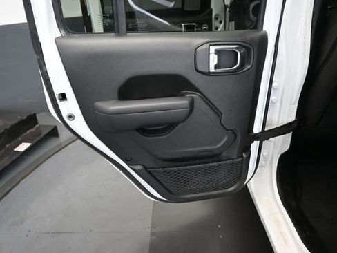Used 2025 Jeep Wrangler Unlimited Sport AWD/4WD image 17