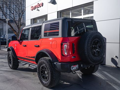 Used 2023 Ford Bronco Wildtrak image 5