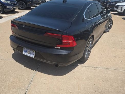 Used 2018 Volvo S90 T5 Momentum w/ Protection Package AWD/4WD image 3
