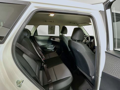 Used 2025 Kia Soul LX w/ LX Technology Package image 28