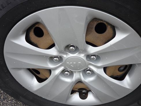 Used 2016 Kia Forte LX image 12