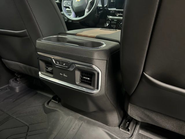 Used 2025 Chevrolet Silverado 3500 High Country w/ High Country Premium Package AWD/4WD image 53