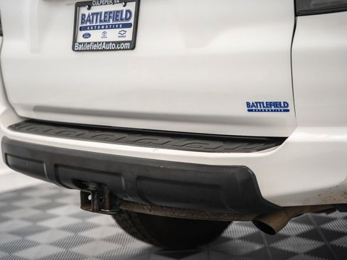 Used 2018 Toyota 4Runner TRD Off-Road w/ TRD Performance Package AWD/4WD image 9