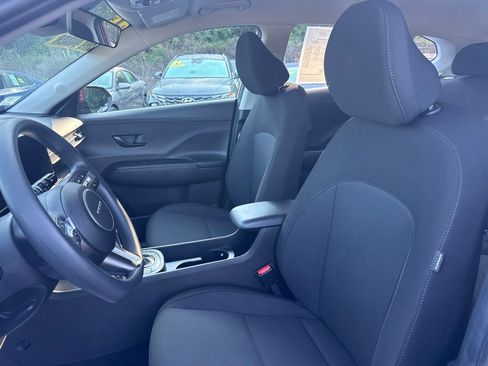 Used 2025 Hyundai Kona SE AWD/4WD image 32