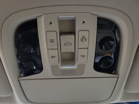Used 2017 Kia Cadenza Premium FWD image 23