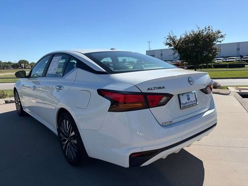 Used 2025 Nissan Altima 2.5 SV FWD image 10