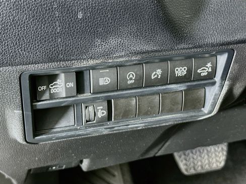 Used 2024 Toyota Tundra SR5 w/ SR5 Convenience Package AWD/4WD image 17