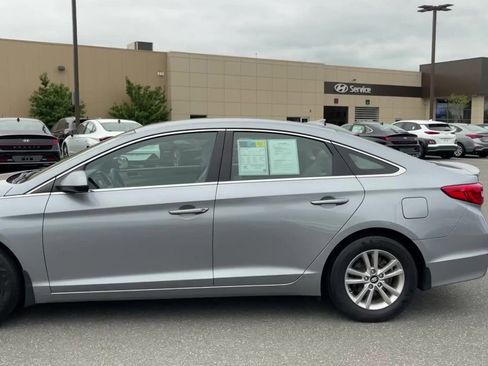 Used 2017 Hyundai Sonata SE FWD image 5
