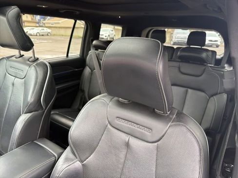 Used 2022 Jeep Grand Cherokee L Overland w/ Luxury Tech Group IV AWD/4WD image 20