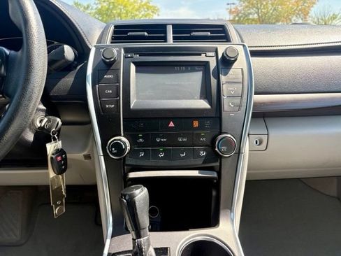 Used 2017 Toyota Camry LE FWD image 22