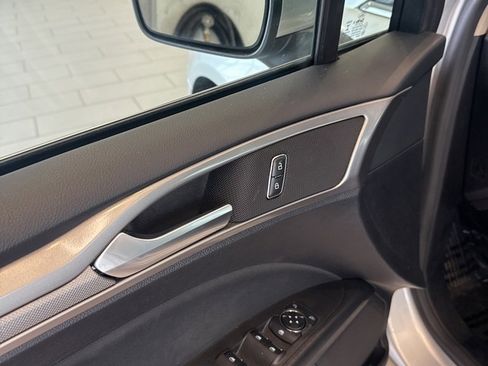 Used 2019 Ford Fusion SE image 22