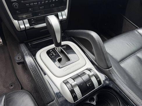 Used 2008 Porsche Cayenne Turbo AWD/4WD image 20