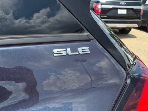 Used 2019 GMC Terrain SLE w/ Driver Convenience Package FWD image 9