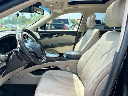 Used 2017 Lincoln MKX Reserve w/ Lincoln MKX Climate Package FWD image 8