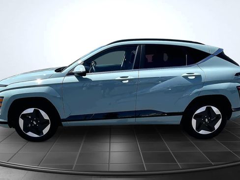 Used 2024 Hyundai Kona Limited FWD image 3