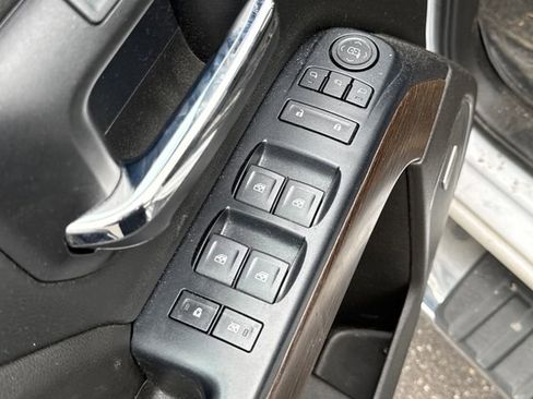 Used 2018 GMC Sierra 2500 Denali w/ Duramax Plus Package AWD/4WD image 24