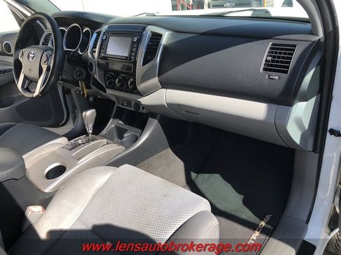 Used 2015 Toyota Tacoma 4x4 Double Cab w/ TRD Off-Road Package image 21