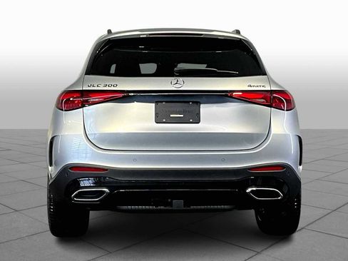 Used 2025 Mercedes-Benz GLC 300 4MATIC image 4