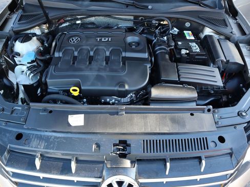 Used 2015 Volkswagen Passat TDI SEL Premium image 39