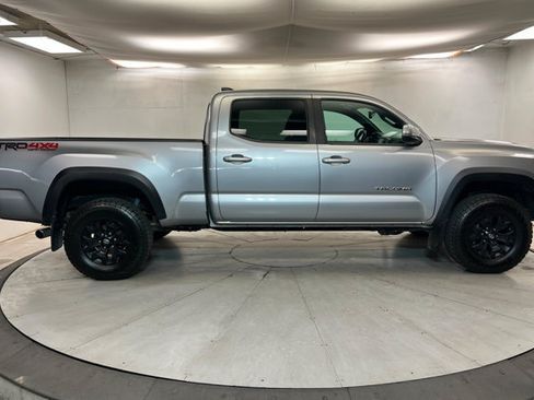 Used 2021 Toyota Tacoma TRD Off-Road w/ Technology Package AWD/4WD image 6