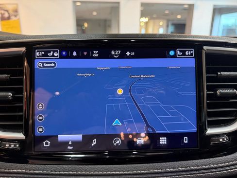 Used 2025 Chrysler Pacifica Limited FWD image 19