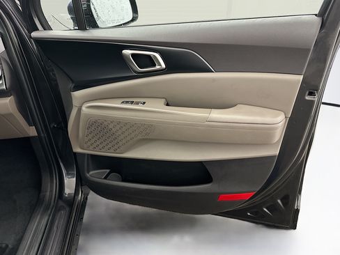 Used 2026 Kia Carnival FWD image 34