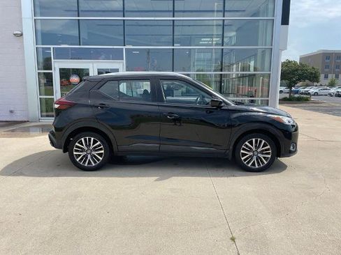Used 2021 Nissan Kicks SV FWD image 4