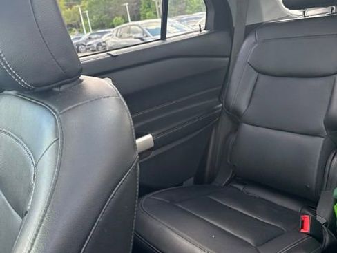 Used 2021 Ford Explorer Limited w/ Hybrid Equipment Group 310A AWD/4WD image 6