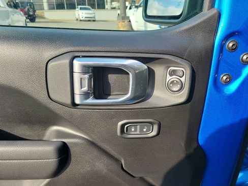 New 2025 Jeep Gladiator Sport image 21