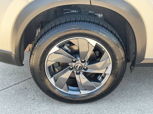 Used 2025 Nissan Rogue SV FWD image 7