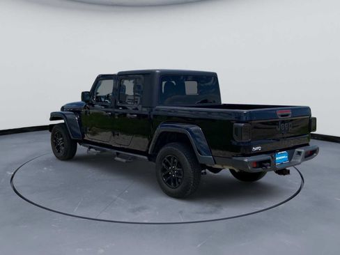 Used 2022 Jeep Gladiator Sport AWD/4WD image 3