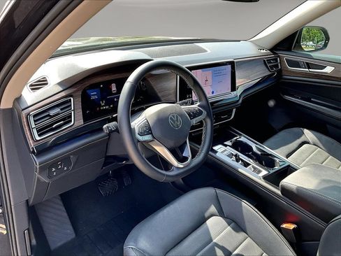 Used 2025 Volkswagen Atlas SEL AWD/4WD image 22