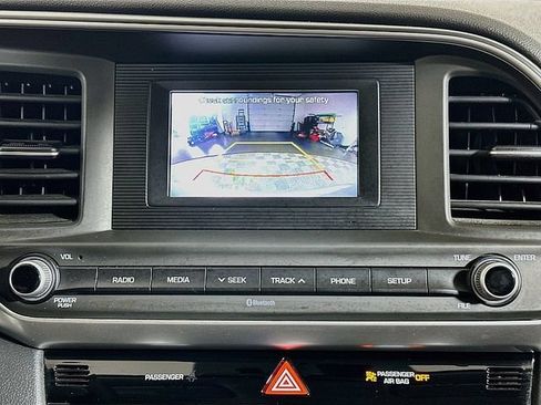 Used 2020 Hyundai Elantra SE w/ Cargo Package (C1) FWD image 15