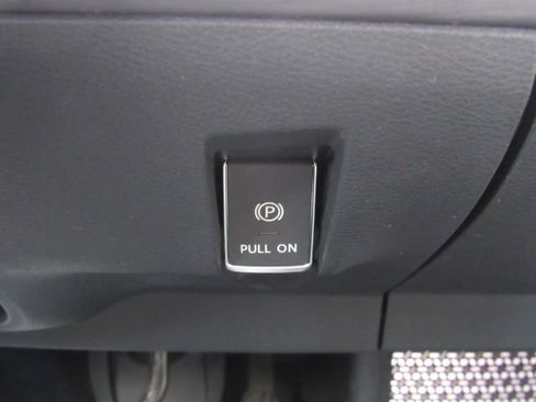 Used 2023 Nissan Ariya FWD image 43