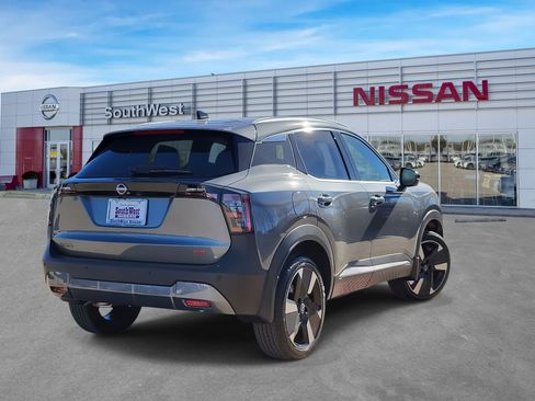 New 2026 Nissan Kicks SR w/ SR Premium Package FWD image 6