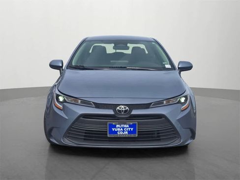 Used 2023 Toyota Corolla LE image 2