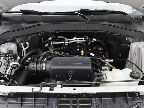 Used 2022 Ford Explorer XLT w/ Equipment Group 202A image 27