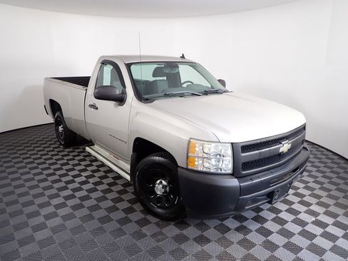Used 2009 Chevrolet Silverado 1500 W/T RWD image 3