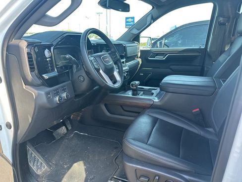 Used 2023 GMC Sierra 1500 SLT w/ SLT Convenience Package AWD/4WD image 7