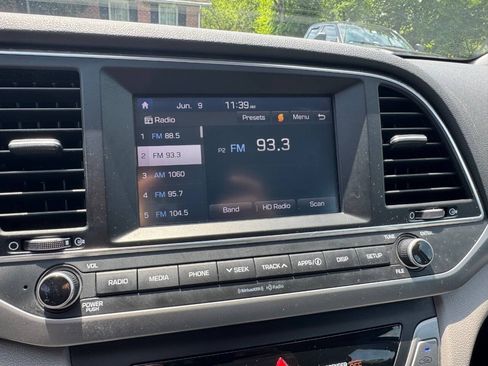Used 2018 Hyundai Elantra SEL FWD image 10
