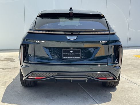 New 2026 Cadillac Lyriq V image 8