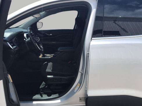 Used 2019 GMC Acadia SLE w/ GMC Pro Grade Package AWD/4WD image 9