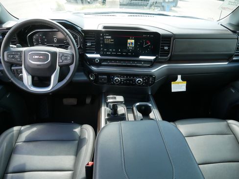 Used 2024 GMC Sierra 1500 SLT w/ SLT Premium Plus Package AWD/4WD image 10