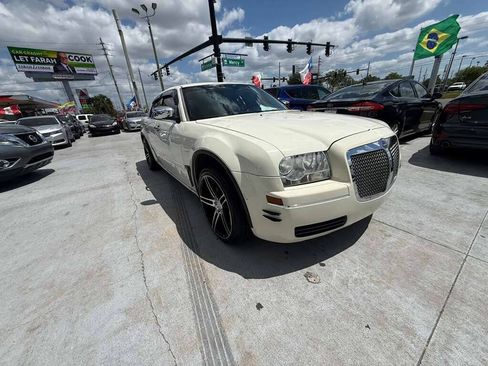 Used 2008 Chrysler 300 LX RWD image 3