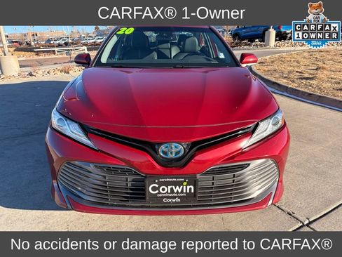 Used 2020 Toyota Camry XLE image 2
