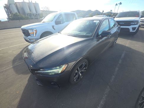 Used 2024 Volvo S60 B5 Core image 4