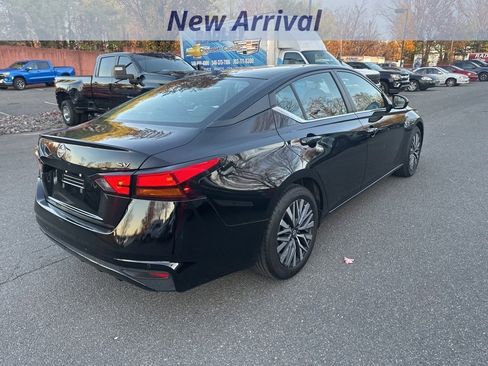 Used 2023 Nissan Altima 2.5 SV image 3