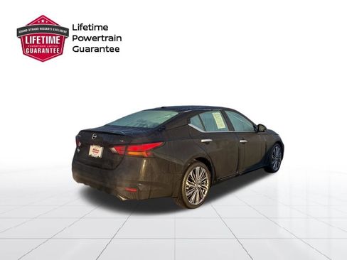 Used 2024 Nissan Altima 2.5 SL FWD image 6